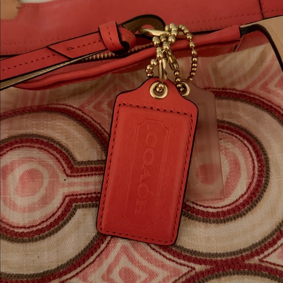 Stylish Coach Pink and Cream Tote Bag - Picture 3 of 4